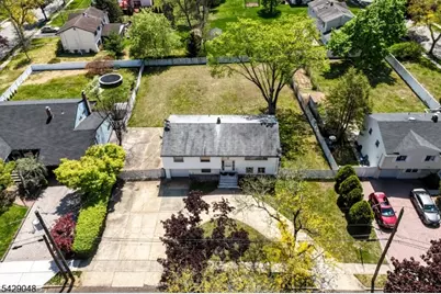 5 Burnside Pl, Wayne, NJ 07470 - Photo 3