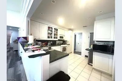 9 Evergreen Ter, Millburn, NJ 07041 - Photo 3
