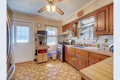 101 Lower Rd, Linden, NJ 07036 - Photo 9