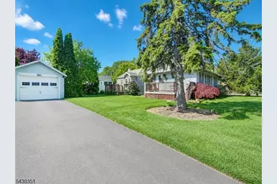 105 Lower Rd, Linden, NJ 07036 - Photo 15