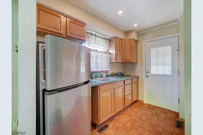105 Lower Rd, Linden, NJ 07036 - Photo 5