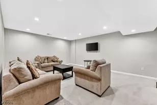 16 Shadetree Ln, Mount Arlington, NJ 07856 - Photo 13
