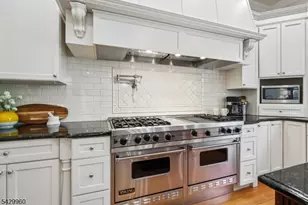 6 Grosvenor Rd, Millburn, NJ 07078 - Photo 17