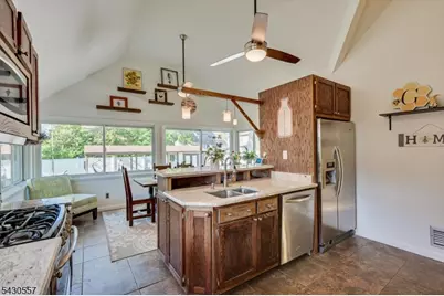 49 N Smith St, Woodbridge Township, NJ 07001 - Photo 5