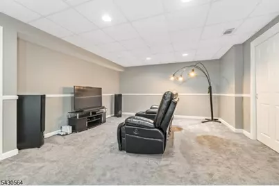 9 Hawk Dr, Raritan Township, NJ 08551 - Photo 33