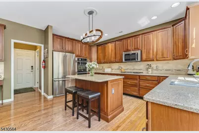 9 Hawk Dr, Raritan Township, NJ 08551 - Photo 7