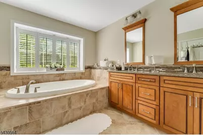 9 Hawk Dr, Raritan Township, NJ 08551 - Photo 23