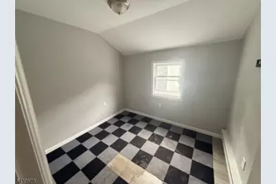 231 Amherst St, East Orange, NJ 07018 - Photo 11