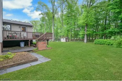92 Louis St, Hanover Township, NJ 07981 - Photo 17