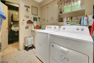 92 Louis St, Hanover Township, NJ 07981 - Photo 23