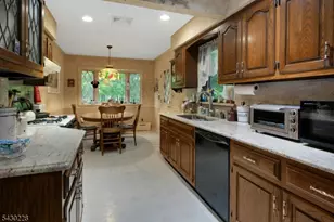 92 Louis St, Hanover Township, NJ 07981 - Photo 7