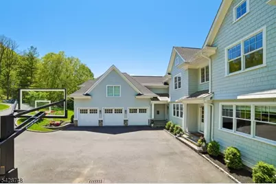 132 Hartshorn Dr, Millburn, NJ 07078 - Photo 5