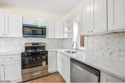91 Willoughby St, Newark, NJ 07112 - Photo 13
