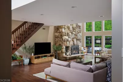 29 Deer Path Cir, Green Brook Township, NJ 08812 - Photo 9