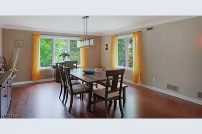 29 Deer Path Cir, Green Brook Township, NJ 08812 - Photo 11