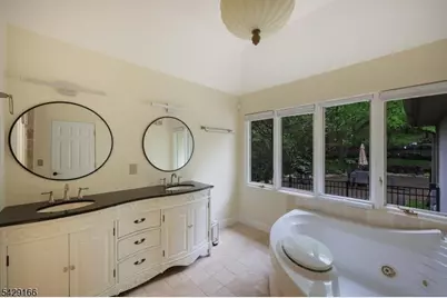 29 Deer Path Cir, Green Brook Township, NJ 08812 - Photo 17