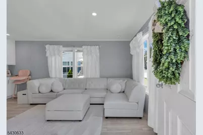 9 White Birch Park, Hampton Boro, NJ 08827 - Photo 5