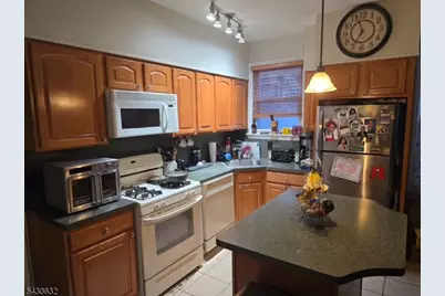 9 Schuyler Ct #2nd, Kearny, NJ 07032 - Photo 3
