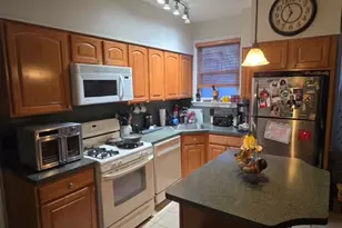 9 Schuyler Ct, Kearny, NJ 07032 - Photo 3