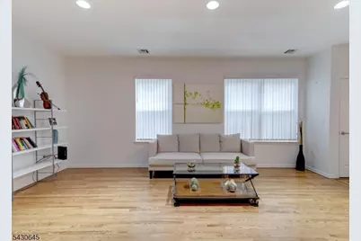 92 Willow St, Bloomfield, NJ 07003 - Photo 5