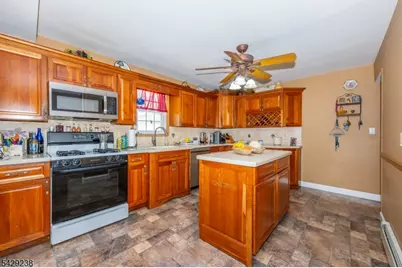 23 Frederick Pl, Hanover Township, NJ 07927 - Photo 9