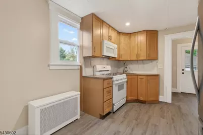 215 Grove St, Somerville, NJ 08876 - Photo 13