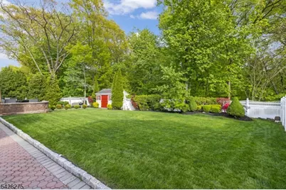 279 Nathan Ct, Aberdeen Township, NJ 07721 - Photo 19