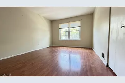 40 Whitby Cir, Franklin Township, NJ 08873 - Photo 17