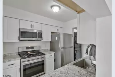 81 Almond Dr, Franklin Township, NJ 08873 - Photo 5