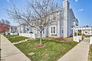 81 Almond Dr, Franklin Township, NJ 08873 - Photo 15