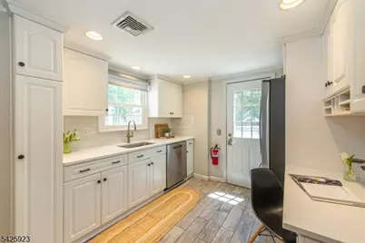 16 Haines Dr, Bloomfield, NJ 07003 - Photo 21