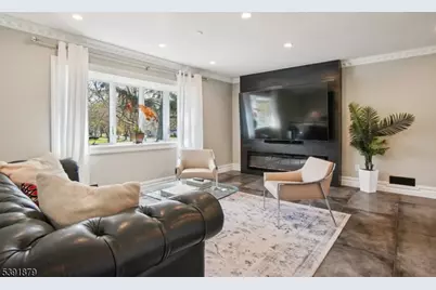 223 Chaucer Dr, Berkeley Heights Township, NJ 07922 - Photo 5