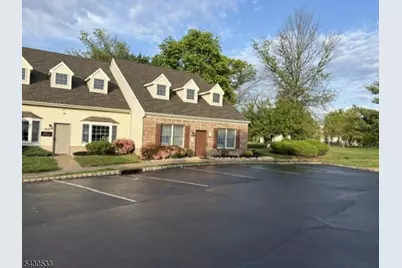 104 Towne Centre Dr, Hillsborough Township, NJ 08844 - Photo 3