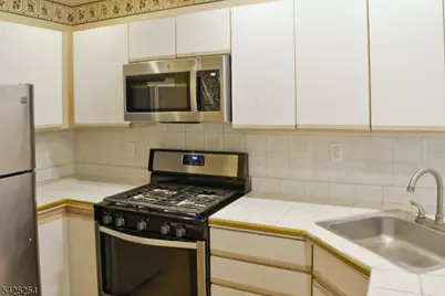 61 Washington Ct, Montville Township, NJ 07082 - Photo 7