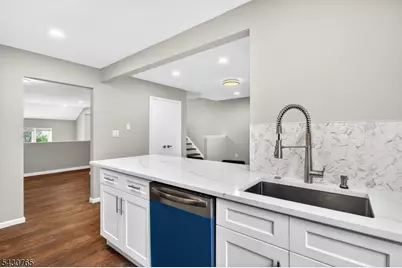 61 Freemont Ct, Franklin Township, NJ 08873 - Photo 11