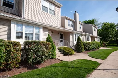 61 Freemont Ct, Franklin Township, NJ 08873 - Photo 3