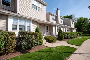 61 Freemont Ct, Franklin Township, NJ 08873 - Photo 3