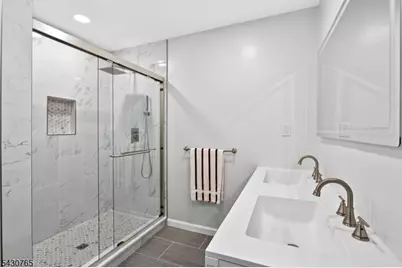 61 Freemont Ct, Franklin Township, NJ 08873 - Photo 23