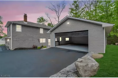 385 Maxim Dr, Hopatcong, NJ 07843 - Photo 3