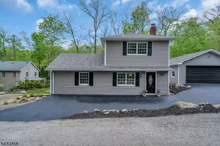 385 Maxim Dr, Hopatcong, NJ 07843 - Photo 3