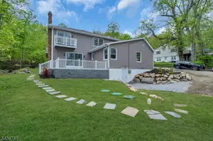 385 Maxim Dr, Hopatcong, NJ 07843 - Photo 35