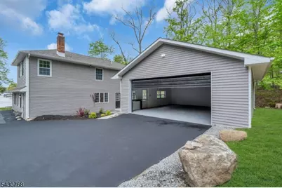 385 Maxim Dr, Hopatcong, NJ 07843 - Photo 31