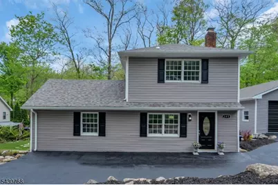 385 Maxim Dr, Hopatcong, NJ 07843 - Photo 5