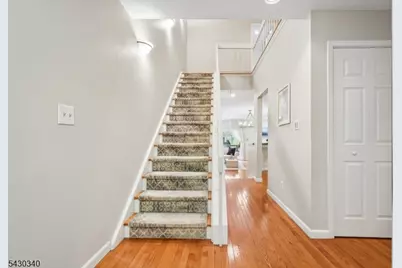 137 Kingston Ct, Madison, NJ 07940 - Photo 3