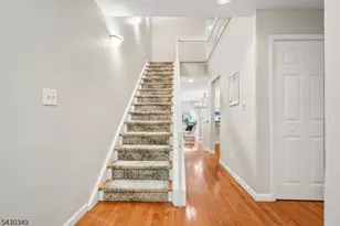 137 Kingston Ct, Madison, NJ 07940 - Photo 3