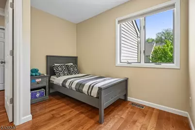 137 Kingston Ct, Madison, NJ 07940 - Photo 27