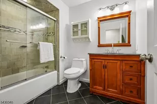 137 Kingston Ct, Madison, NJ 07940 - Photo 25