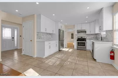 71 Nostrand Rd, Hillsborough Township, NJ 08844 - Photo 11