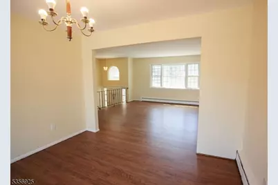 50 Mountain View Ave, Washington Township, NJ 07853 - Photo 9