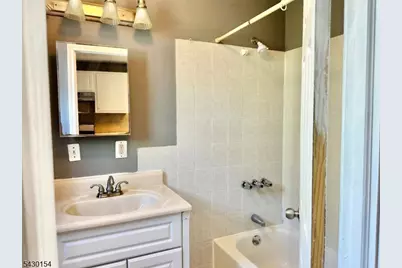 841 Rebecca Pl, Elizabeth, NJ 07201 - Photo 9